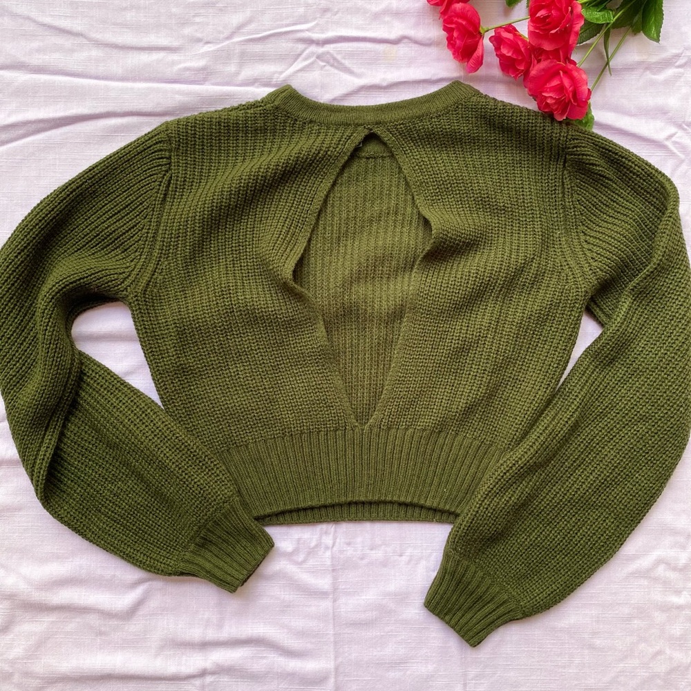 Dark Green Lulus cropped sweater with back detail